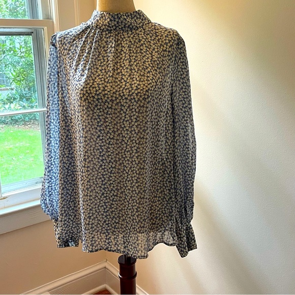 H&M Blue and White Floral Feminine Long Sleeve Blouse Size M - Picture 2 of 12